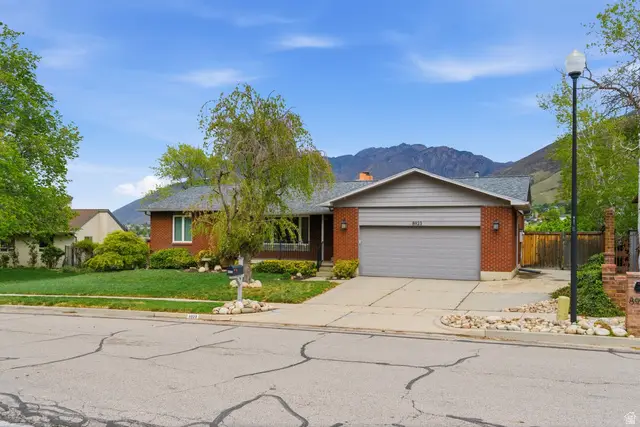 8923 S Cobblecrest Ln E, Sandy, UT 84093 - #3