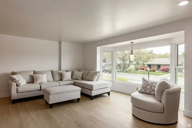 8291 S Cravalan Cir, Sandy, UT 84093 - #2