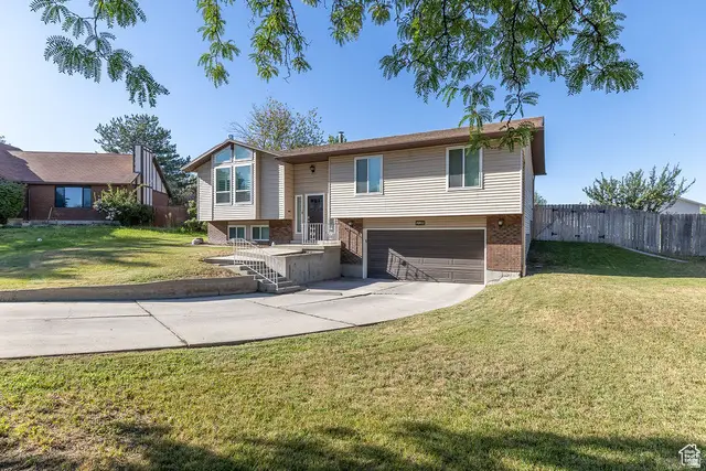 228 E Golden Willow Cir, Sandy, UT 84070 - #2