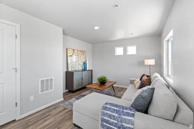 351 E Halls Creek Rd, Saratoga Springs, UT 84045 - #3