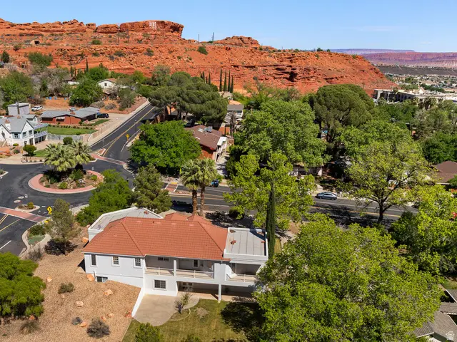 389 N Main St, Saint George, UT 84770 - #2