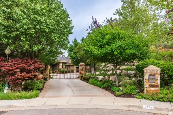 2076 S Scenic Cir E, Salt Lake City, UT 84109