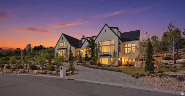 11 E Cross Hill Ln, Sandy, UT 84092