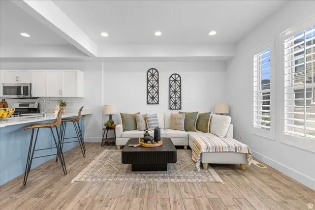 5286 W Barnsbury Ln, West Valley City, UT 84120 - #3