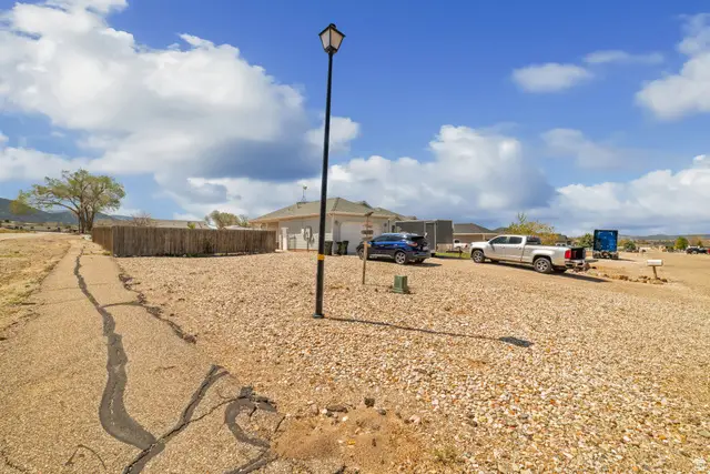 1590 E Highland Trails Rd, Enoch, UT 84721 - #2