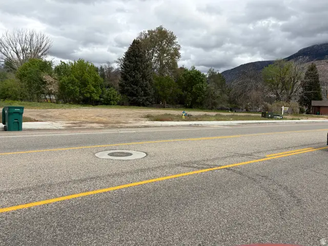 190 E North St, Harrisville, UT 84404 - #1