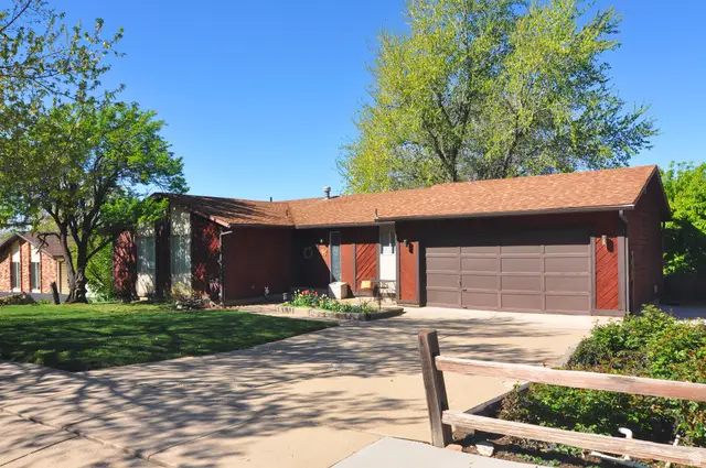 1167 N Deerfield Dr E, Centerville, UT 84014 - #3