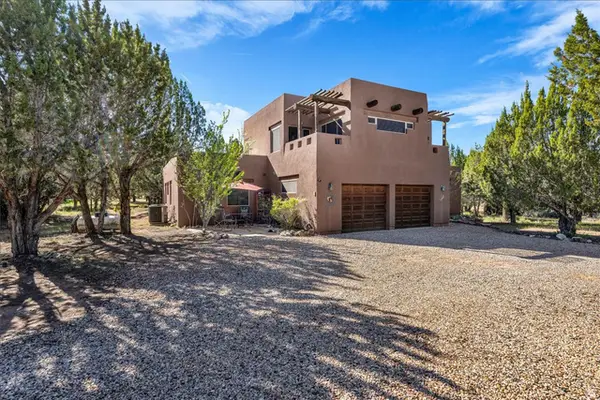 693 N Pinion Hills Dr, Dammeron Valley, UT 84783