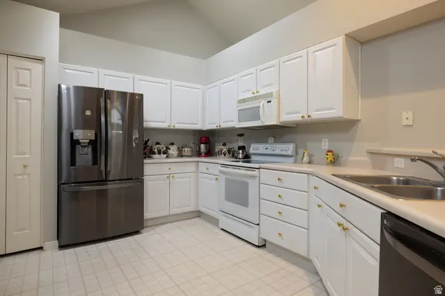 4789 W Valley Villa Dr #B, West Valley City, UT 84120 - #2