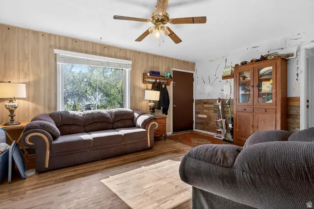 415 S Main St, Willard, UT 84340 - #3