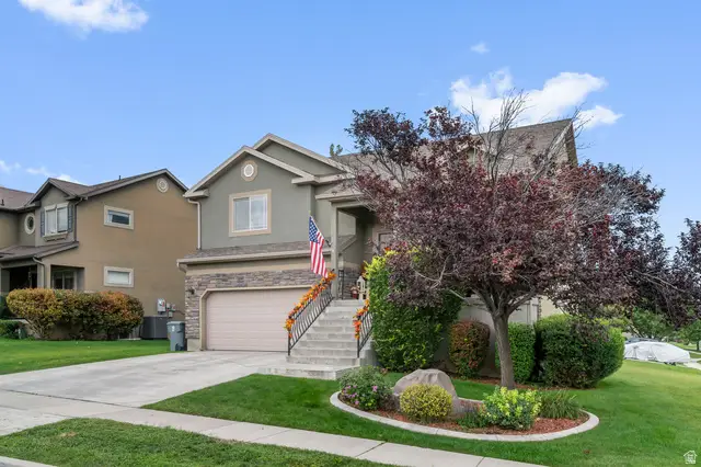 558 E Harvest Moon Dr, Pleasant Grove, UT 84062 - #2