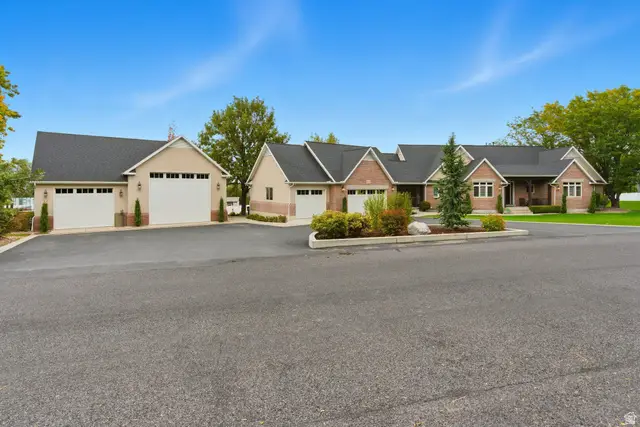 5873 S Jordan Canal Rd, Taylorsville, UT 84129 - #2