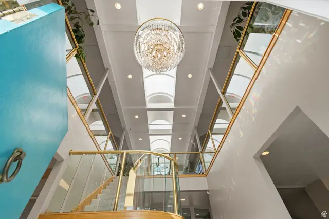 2457 S Scenic Dr, Salt Lake City, UT 84109 - #2