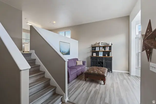 595 N Banbury Cir W, North Salt Lake, UT 84054 - #2