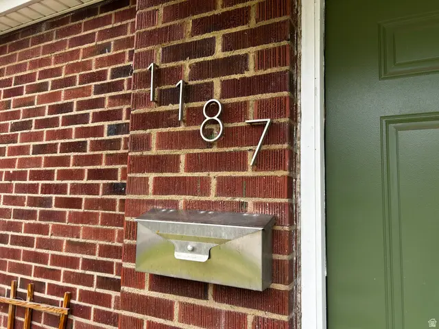 1187 E Ridgedale Cir, Millcreek, UT 84106 - #3