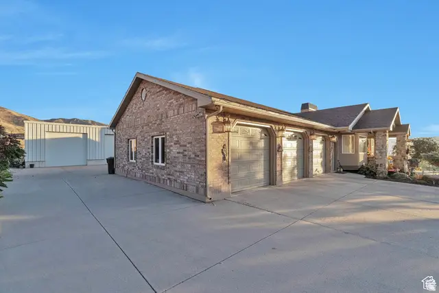 1040 E Canyon Rd, Hyde Park, UT 84318 - #3