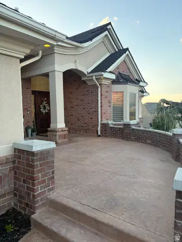 4302 S Monarch Dr E, Bountiful, UT 84010 - #3