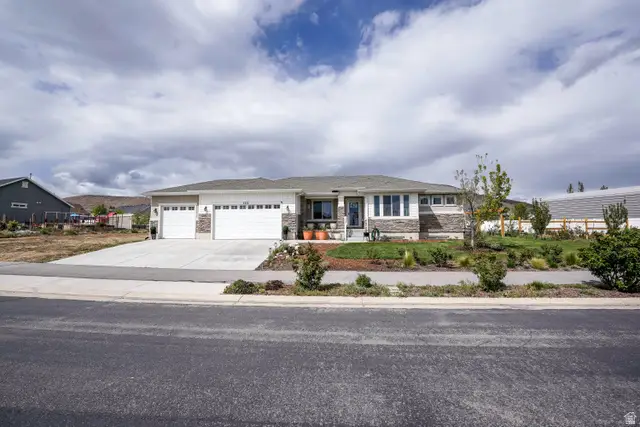 2315 E Dugway Dr, Eagle Mountain, UT 84005 - #3