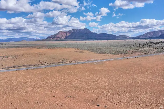 421 S Coyote Rd, Apple Valley, UT 84737 - #3