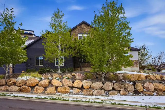 208 E Parkway Cir N, North Salt Lake, UT 84054 - #1