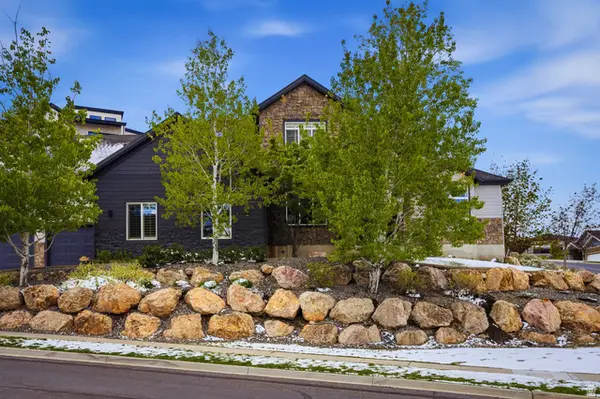 208 E Parkway Cir N, North Salt Lake, UT 84054