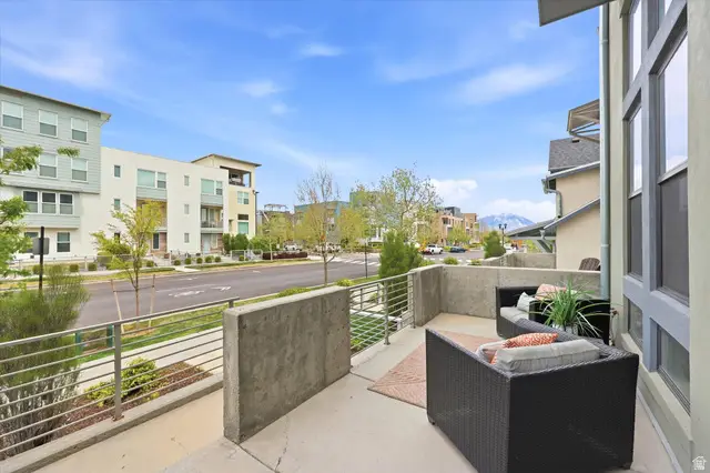 4563 W Daybreak Rim Way S, South Jordan, UT 84009 - #2