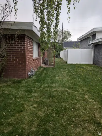 785 S Simoron Dr E, Ogden, UT 84404