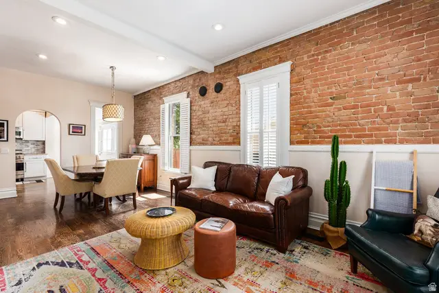 374 N F St E, Salt Lake City, UT 84103 - #3