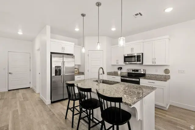 552 S Stewart Cv, Washington, UT 84780 - #3