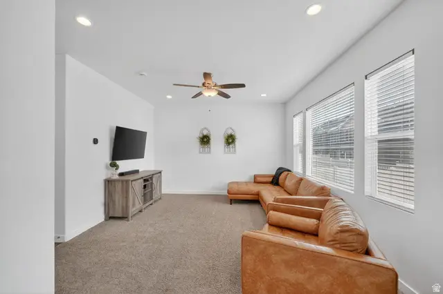 452 S Highpoint Dr, Saratoga Springs, UT 84045 - #3