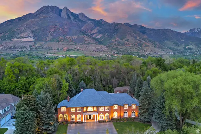 5543 S Walker Woods Ln E, Holladay, UT 84117 - #3