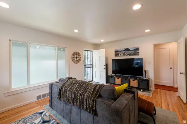 2011 S Nevada St E, Salt Lake City, UT 84108 - #2