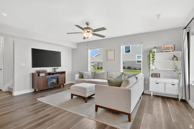 984 N Center St, Santaquin, UT 84655 - #2