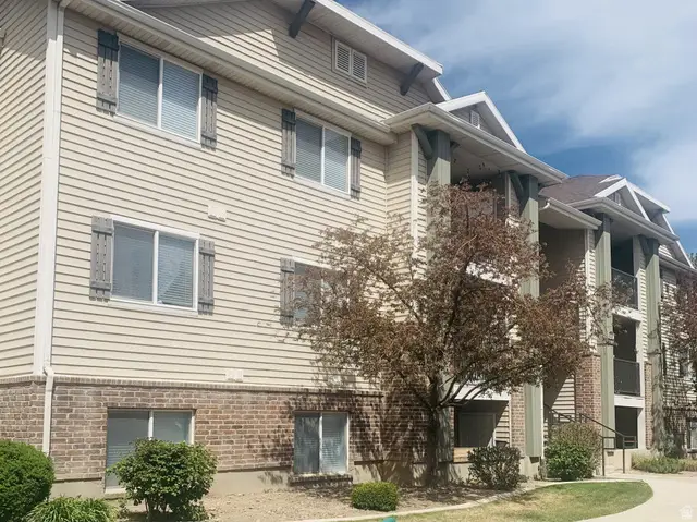 8198 N Cedar Springs Rd E #APT 5, Eagle Mountain, UT 84005 - #2