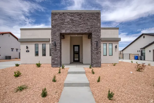 488 W Cedar Hill Drive Dr, Saint George, UT 84790 - #2