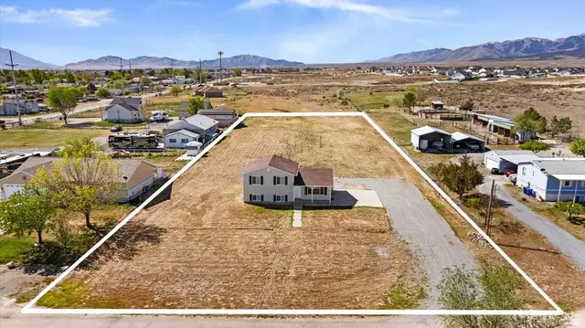 431 W Cherry St, Grantsville, UT 84029 - #3