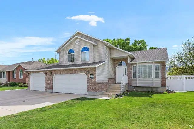 7629 S Kings Bridge Dr W, West Jordan, UT 84084 - #2