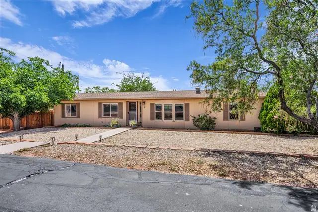 5 S Main St, Ivins, UT 84738 - #3