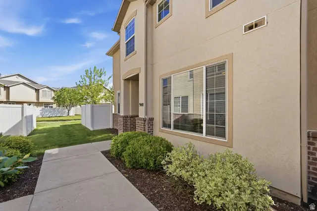 948 W Chelsea Ln N, North Salt Lake, UT 84054 - #3