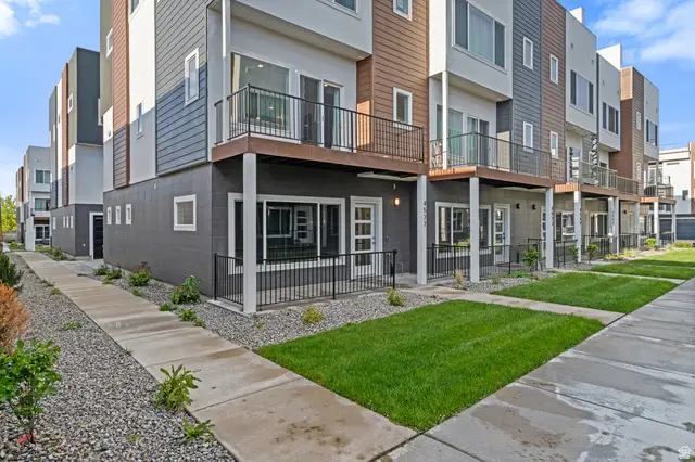 4577 W Pleasant Pine Ct, West Valley City, UT 84120 - #3