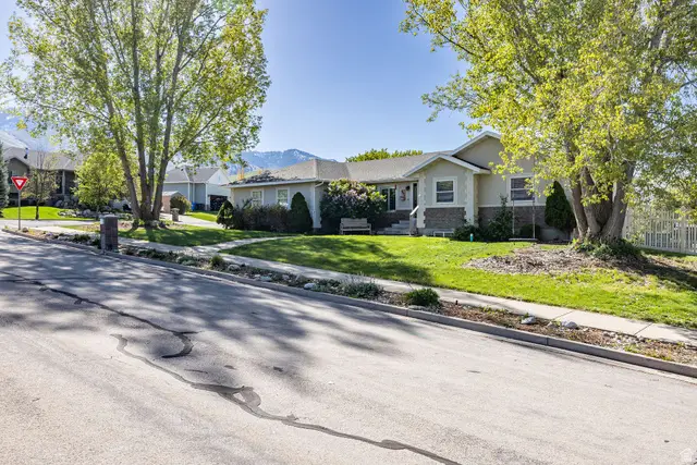 892 E 400 S, Smithfield, UT 84335 - #2