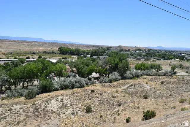 410 N Crestview Dr, Price, UT 84501 - #1