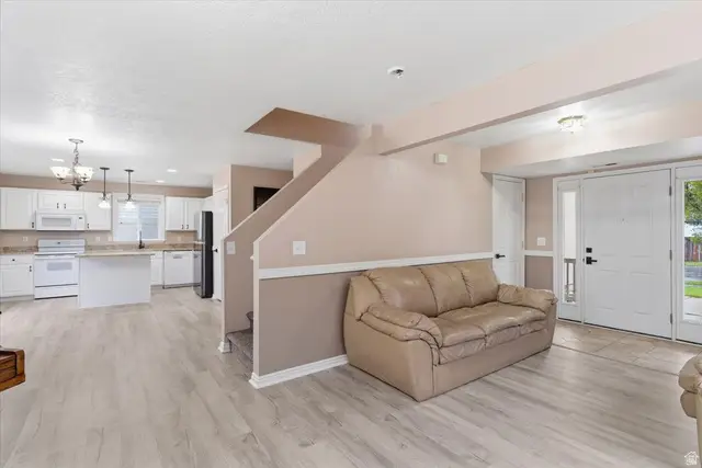 2159 E Hawthorne St, Saratoga Springs, UT 84043 - #3