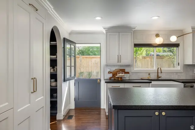 4411 S Wander Ln, Holladay, UT 84124 - #3