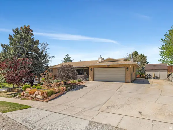 1969 E Falconhurst Cir S, Sandy, UT 84092