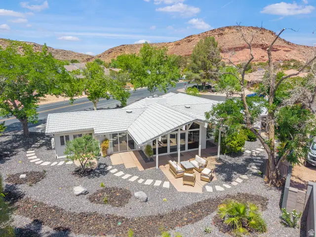 1355 Nelson Cir, Bloomington, UT 84790 - #1