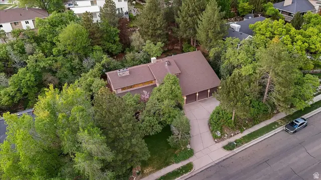 905 Oakridge Dr, Farmington, UT 84025 - #2