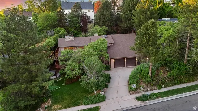 905 Oakridge Dr, Farmington, UT 84025 - #3