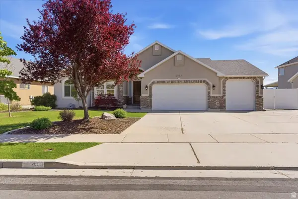 4921 W Woodridge Dr, South Jordan, UT 84009