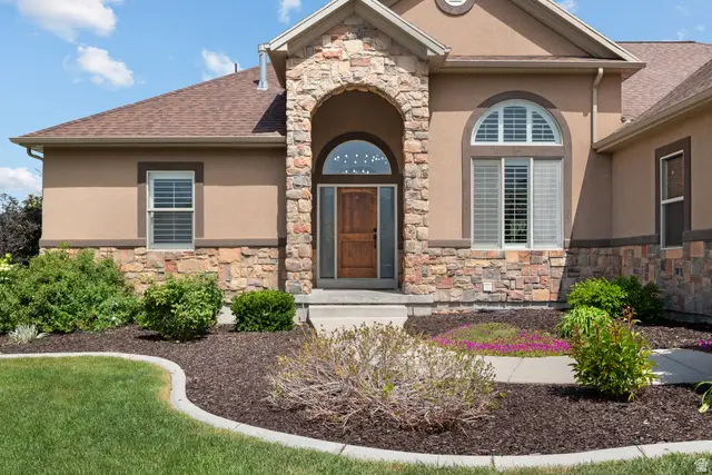 483 E Crystal Spring Dr, Draper, UT 84020 - #3